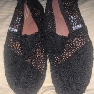 Like new Tom's crochet flat women's shoes